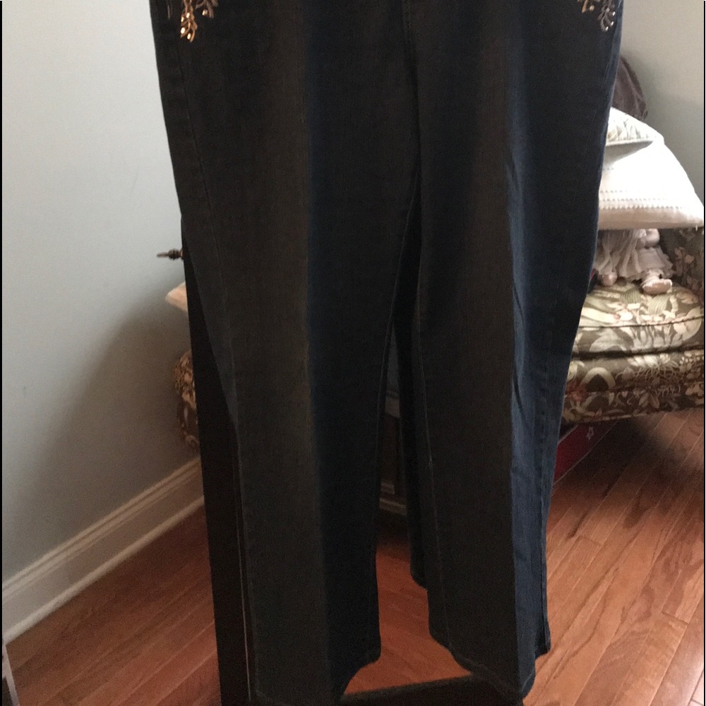 NEW Dressbarn blue jeans, 18W